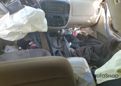 2006 Ford Escape Xls z USA, uszkodzony, nr VIN 1FMCU02Z26KC54766